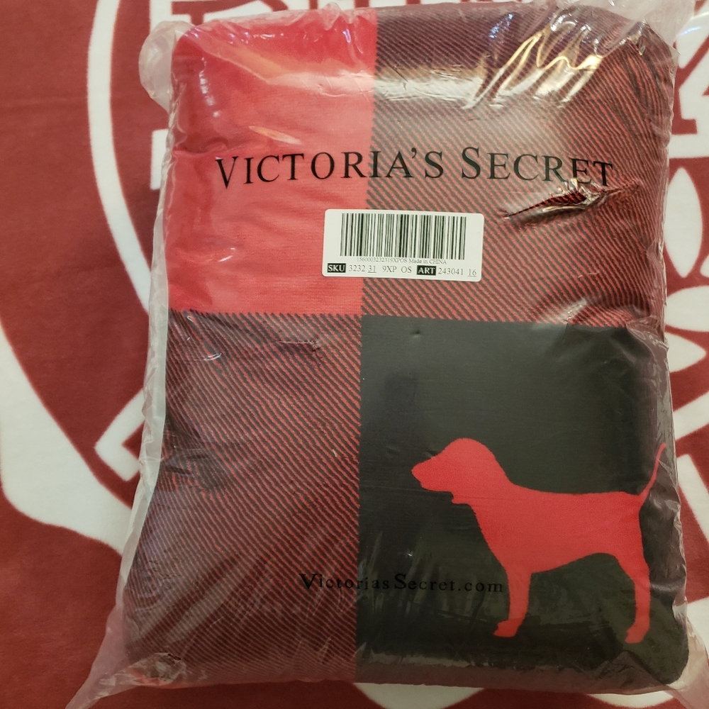VS PINK SHERPA HTF BUFFALO